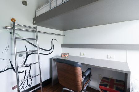 Apartamento à venda com 246m², 3 quartos e 2 vagas Apartamento à venda com 246m², 3 quartos e 2 vagasQuarto 1