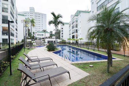 Apartamento à venda com 246m², 3 quartos e 2 vagasÁrea comum - Piscina