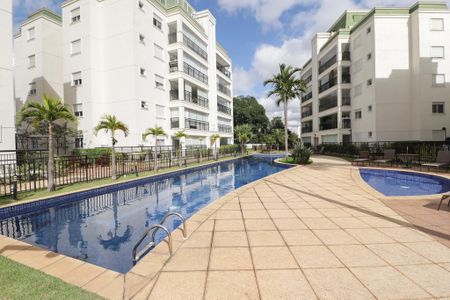 Apartamento à venda com 246m², 3 quartos e 2 vagas Apartamento à venda com 246m², 3 quartos e 2 vagasÁrea comum - Piscina