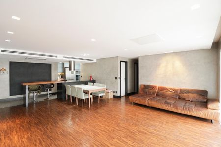 Apartamento à venda com 246m², 3 quartos e 2 vagas Apartamento à venda com 246m², 3 quartos e 2 vagasSala