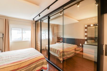 Apartamento à venda com 246m², 3 quartos e 2 vagas Apartamento à venda com 246m², 3 quartos e 2 vagasSuíte