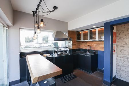 Apartamento à venda com 246m², 3 quartos e 2 vagas Apartamento à venda com 246m², 3 quartos e 2 vagasÁrea comum - Churrasqueira