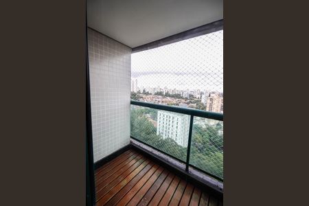Apartamento à venda com 150m², 3 quartos e 2 vagas Apartamento à venda com 150m², 3 quartos e 2 vagasVaranda