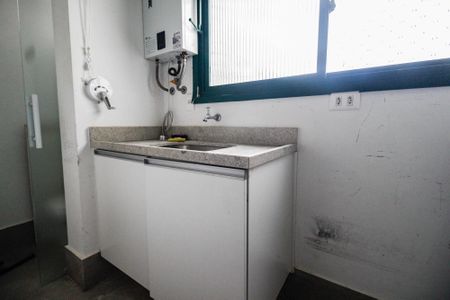 Apartamento à venda com 150m², 3 quartos e 2 vagas Apartamento à venda com 150m², 3 quartos e 2 vagasÁrea de serviço