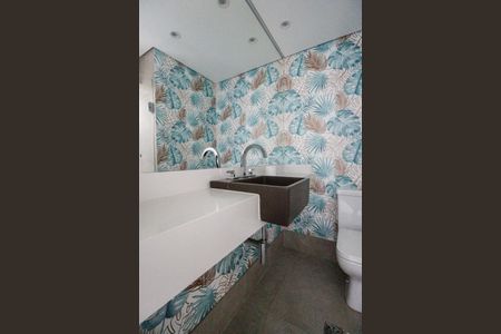 Apartamento à venda com 150m², 3 quartos e 2 vagas Apartamento à venda com 150m², 3 quartos e 2 vagasBanheiro de serviço 2