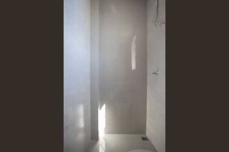 Casa à venda com 70m², 2 quartos e 1 vaga Casa à venda com 70m², 2 quartos e 1 vagaBanheiro da Suíte 1