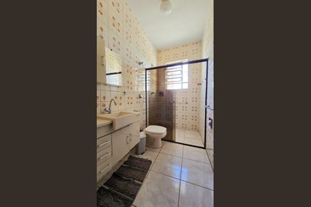 Casa à venda com 220m², 5 quartos e 4 vagasBanheiro Social 02