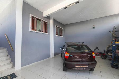 Casa à venda com 240m², 2 quartos e 3 vagas Casa à venda com 240m², 2 quartos e 3 vagasGaragem