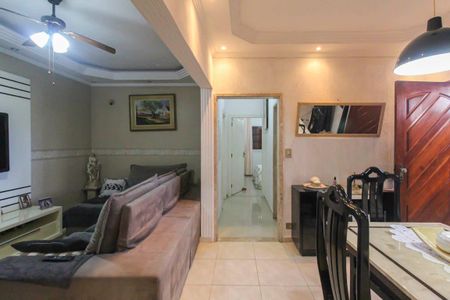 Casa à venda com 240m², 2 quartos e 3 vagas Casa à venda com 240m², 2 quartos e 3 vagasSala