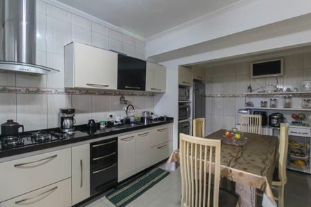 Casa à venda com 240m², 2 quartos e 3 vagas Casa à venda com 240m², 2 quartos e 3 vagasCozinha