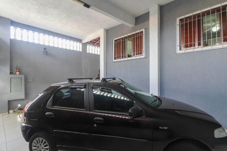 Casa à venda com 240m², 2 quartos e 3 vagas Casa à venda com 240m², 2 quartos e 3 vagasGaragem