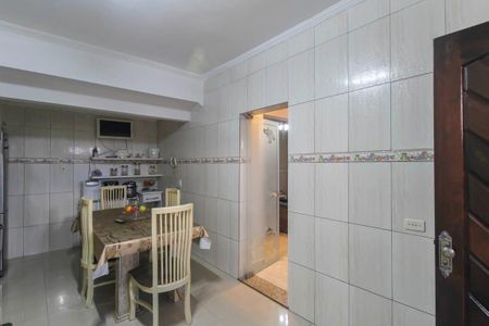 Casa à venda com 240m², 2 quartos e 3 vagas Casa à venda com 240m², 2 quartos e 3 vagasCozinha