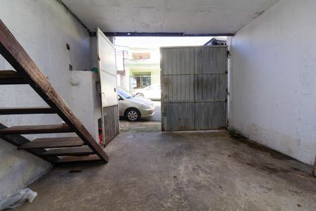 Casa à venda com 440m², 4 quartos e 8 vagas Casa à venda com 440m², 4 quartos e 8 vagasGaragem