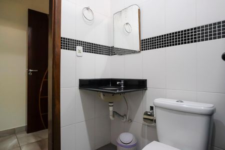 Casa à venda com 203m², 3 quartos e 2 vagasBanheiro da suíte