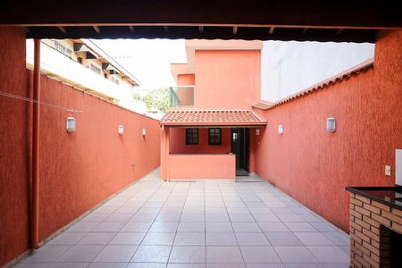 Casa à venda com 203m², 3 quartos e 2 vagasQuintal