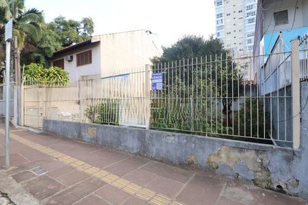 Casa à venda com 101m², 2 quartos e 2 vagasFachada