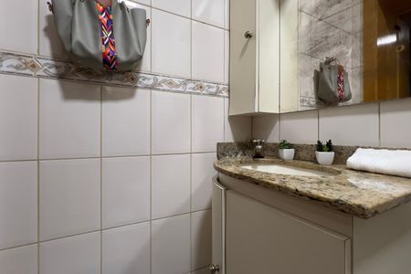 Apartamento à venda com 76m², 2 quartos e 1 vagaBanheiro da Suíte