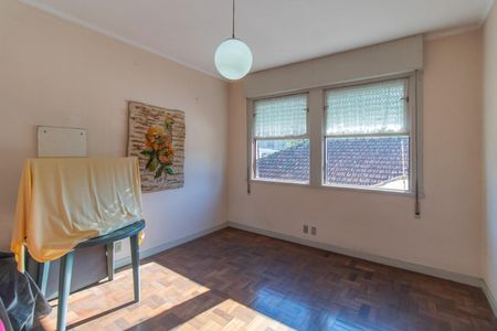 Casa à venda com 320m², 6 quartos e 2 vagas Casa à venda com 320m², 6 quartos e 2 vagasQuarto 4