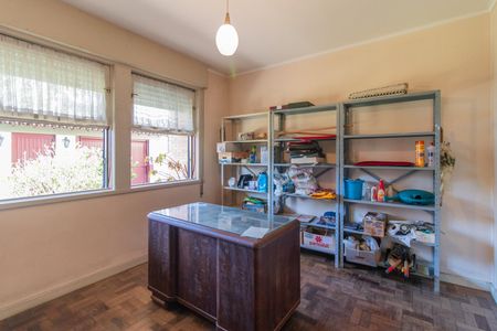 Casa à venda com 320m², 6 quartos e 2 vagas Casa à venda com 320m², 6 quartos e 2 vagasQuarto 1