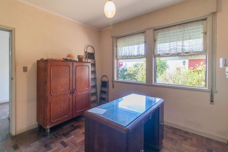 Casa à venda com 320m², 6 quartos e 2 vagas Casa à venda com 320m², 6 quartos e 2 vagasQuarto 1