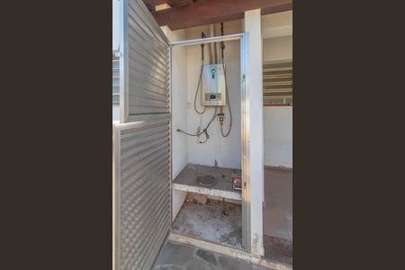 Casa à venda com 320m², 6 quartos e 2 vagas Casa à venda com 320m², 6 quartos e 2 vagasQuintal