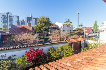 Casa à venda com 320m², 6 quartos e 2 vagas Casa à venda com 320m², 6 quartos e 2 vagasVista da Suíte