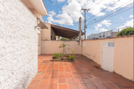 Casa à venda com 279m², 2 quartos e 3 vagas Casa à venda com 279m², 2 quartos e 3 vagasQuintal