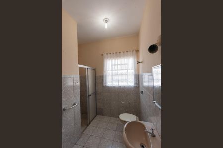 Casa à venda com 279m², 2 quartos e 3 vagas Casa à venda com 279m², 2 quartos e 3 vagasBanheiro