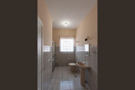 Casa à venda com 279m², 2 quartos e 3 vagas Casa à venda com 279m², 2 quartos e 3 vagasBanheiro