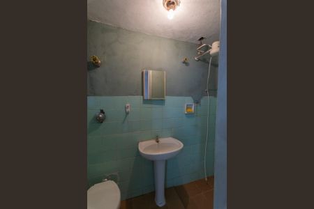 Casa à venda com 279m², 2 quartos e 3 vagas Casa à venda com 279m², 2 quartos e 3 vagasBanheiro de Serviço