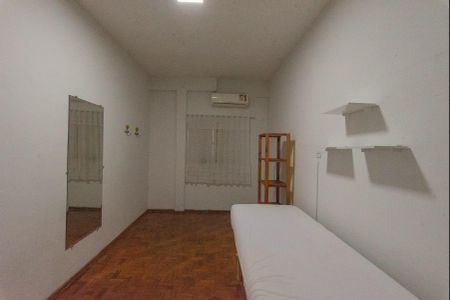 Casa à venda com 279m², 2 quartos e 3 vagas Casa à venda com 279m², 2 quartos e 3 vagasEdícula