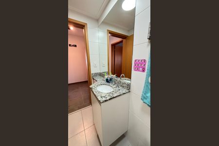 Apartamento à venda com 97m², 3 quartos e 2 vagas Apartamento à venda com 97m², 3 quartos e 2 vagasBanheiro
