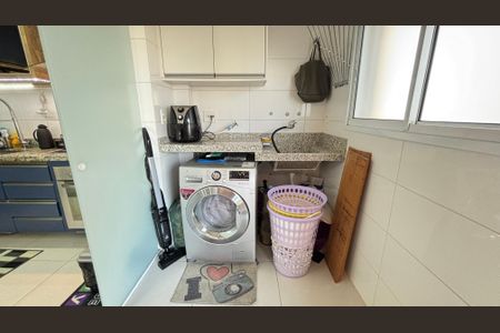 Apartamento à venda com 97m², 3 quartos e 2 vagas Apartamento à venda com 97m², 3 quartos e 2 vagasÁrea de Serviço