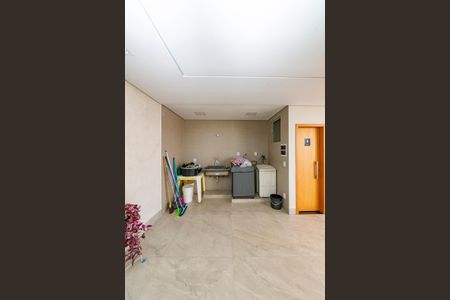 Casa à venda com 350m², 4 quartos e 2 vagas Casa à venda com 350m², 4 quartos e 2 vagasÁrea de Serviço