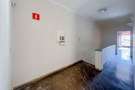 Casa à venda com 447m², 3 quartos e 1 vaga Casa à venda com 447m², 3 quartos e 1 vagaCorredor