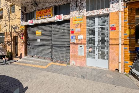Casa à venda com 447m², 3 quartos e 1 vaga Casa à venda com 447m², 3 quartos e 1 vagaFachada