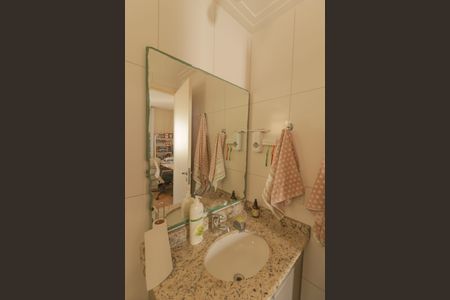 Apartamento à venda com 131m², 3 quartos e 3 vagas Apartamento à venda com 131m², 3 quartos e 3 vagasSuíte 2 Banheiro