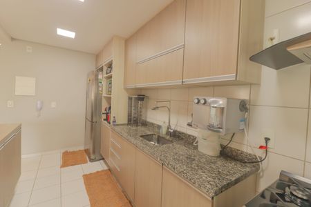 Apartamento à venda com 131m², 3 quartos e 3 vagas Apartamento à venda com 131m², 3 quartos e 3 vagasCozinha e Área de Serviço