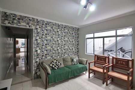 Casa à venda com 145m², 2 quartos e 2 vagasSala