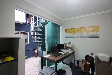 Casa à venda com 145m², 2 quartos e 2 vagasEscritório 1