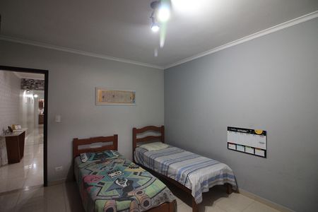 Casa à venda com 145m², 2 quartos e 2 vagasQuarto