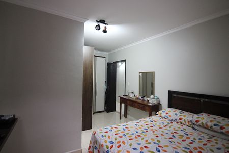 Casa à venda com 145m², 2 quartos e 2 vagasSuíte