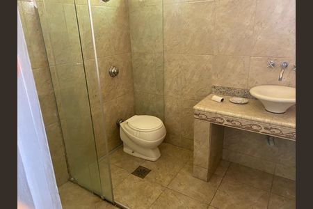 Casa para alugar com 350m², 4 quartos e 5 vagas