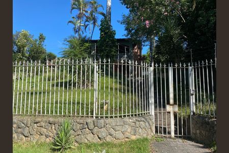 Casa para alugar com 350m², 4 quartos e 5 vagas