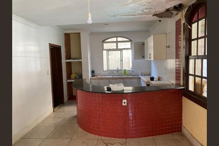 Casa para alugar com 350m², 4 quartos e 5 vagas