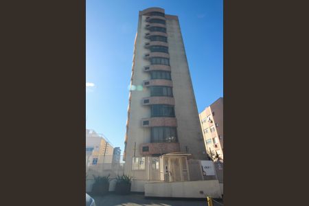 Apartamento à venda com 70m², 2 quartos e 2 vagas Apartamento à venda com 70m², 2 quartos e 2 vagasFachada do Prédio