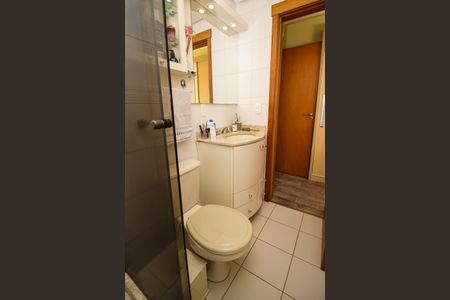 Apartamento à venda com 70m², 2 quartos e 2 vagas Apartamento à venda com 70m², 2 quartos e 2 vagasBanheiro da Suíte