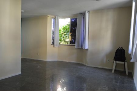 Casa de condomínio para alugar com 112m², 3 quartos e 2 vagas Casa de condomínio para alugar com 112m², 3 quartos e 2 vagasSala