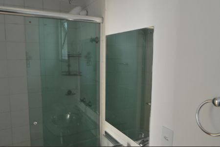 Casa de condomínio para alugar com 112m², 3 quartos e 2 vagas Casa de condomínio para alugar com 112m², 3 quartos e 2 vagasBanheiro da Suíte