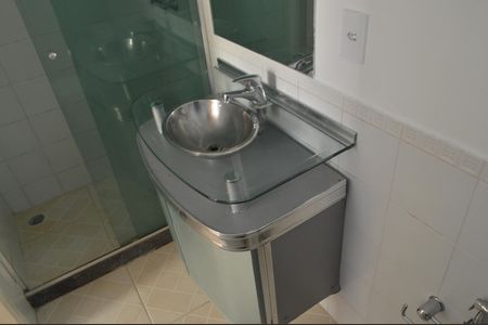 Casa de condomínio para alugar com 112m², 3 quartos e 2 vagas Casa de condomínio para alugar com 112m², 3 quartos e 2 vagasBanheiro da Suíte